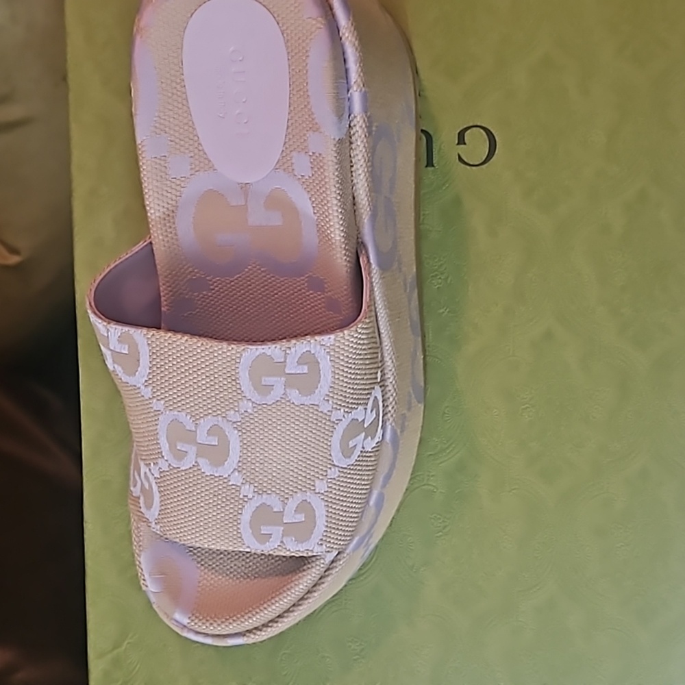 Gucci Monogram Jumbo GG Platform Slides 42 - Picture 8 of 9